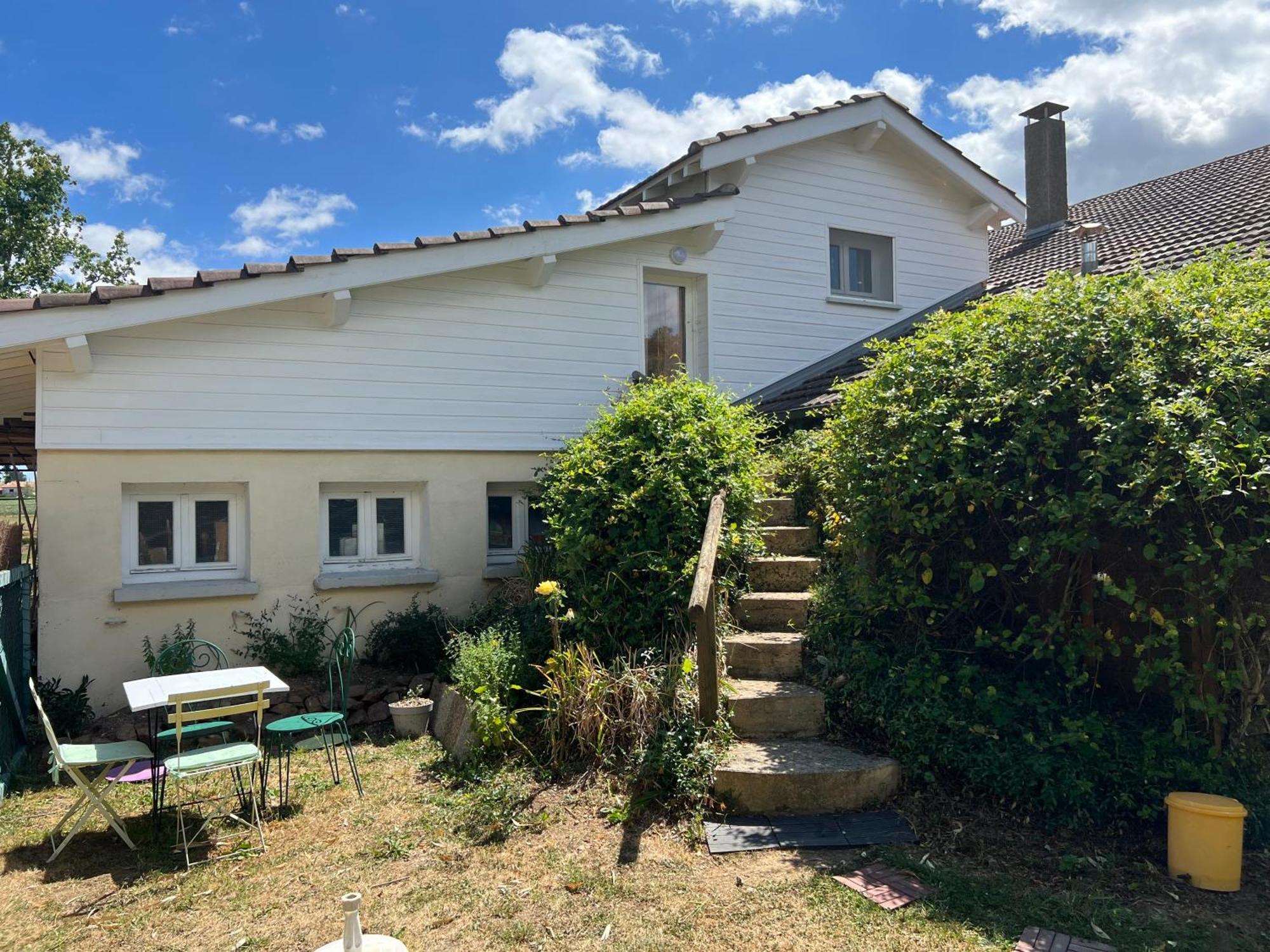 Maison D'Hotes L'Escale Du Loup Blanc Maringes Exterior foto